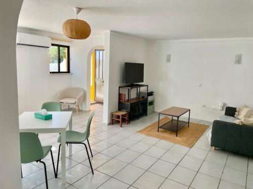 Ocean Breeze & Sea Salt Apartment