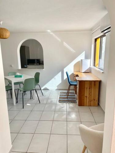 Ocean Breeze & Sea Salt Apartment