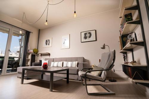 The Angel Suite by The Grid Collective, 1Gbps Fiber, 3' Metro, Executive Art-Stay