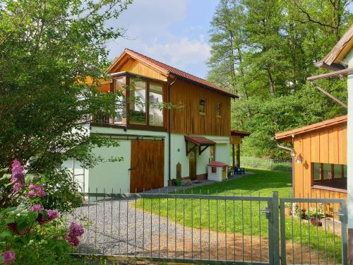 Zahrada ubytování Ferienwohnung und Sommerhaus unter der Burg