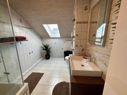 Kylpyhuone majoituspaikassa Gennachblick