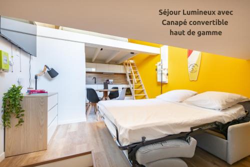 Photo de la galerie de l'établissement Danaé * Lit King Size * Calme * Wifi * Confort, à Cuers