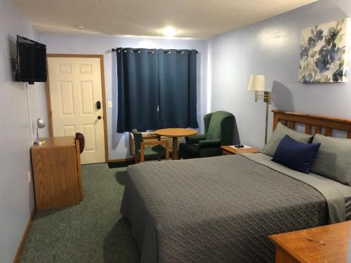 Galeriebild der Unterkunft EdgeOfTheWoodsMotel in New Lisbon