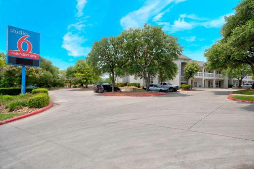 Φωτογραφία από το άλμπουμ του Studio 6-San Antonio, TX - Six Flags στο Σαν Αντόνιο