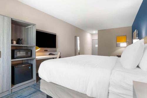 Comfort Inn & Suites Destin near Henderson Beach photo 56