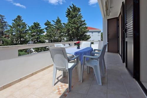 Family-friendly apartments with swimming pool Novalja, Pag - 213