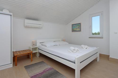 Family-friendly apartments with swimming pool Novalja, Pag - 213
