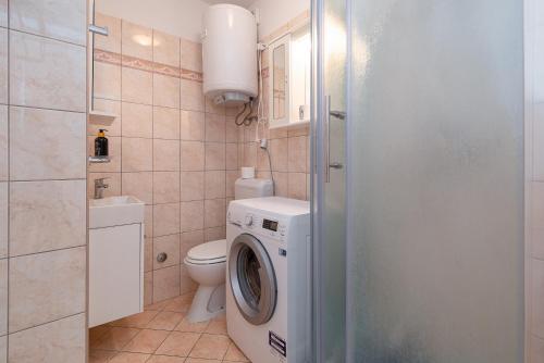 Apartments by the sea Crikvenica - 21501