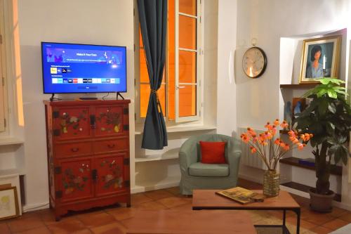 Apartment 33 on The Old Historic Senate Square