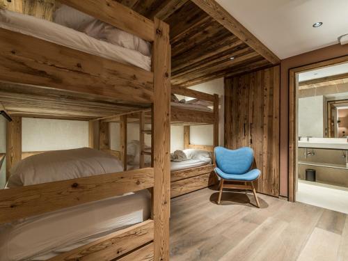 Appartement de luxe avec accès ski aux pieds, spa, terrasses ensoleillées et services hôteliers inclus - FR-1-613-61
