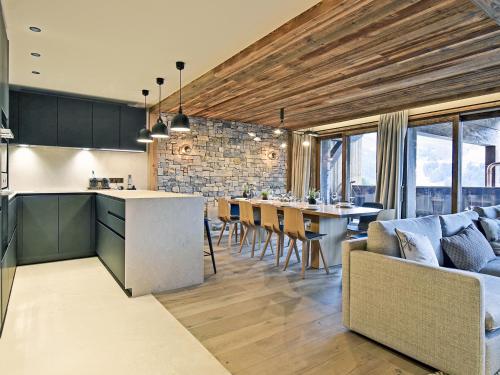 Appartement familial skis aux pieds au Rond-Point des Pistes, Les Allues - FR-1-613-82