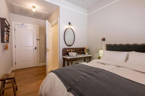 Gjelina Hotel Image