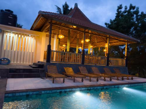 Piscina di Green Coco Suite o nelle vicinanze