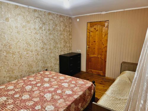 Gallery image of U Lany Guest House in Sukhum