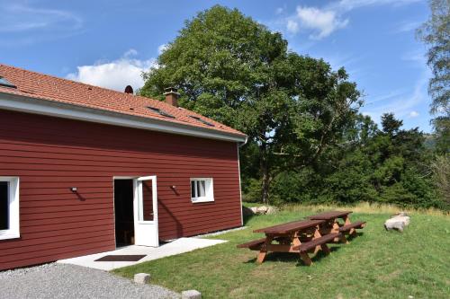 Zahrada ubytování Gîte de Montagne "Les Ecorces"
