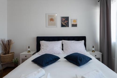 SunnyRose Apartment - walking distance from Znjan beach - free public parking - huge balcony