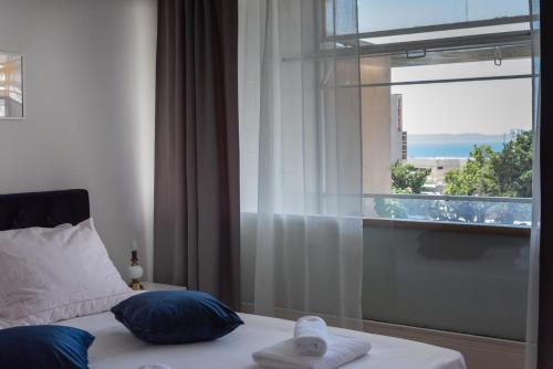 SunnyRose Apartment - walking distance from Znjan beach - free public parking - huge balcony