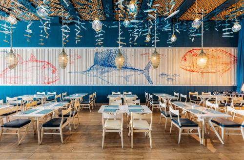 Εστιατόριο ή άλλο μέρος για φαγητό στο Hotel Tide Phuket Beachfront