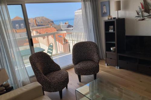 Χώρος καθιστικού στο Agréable Appartement Balcon Parking