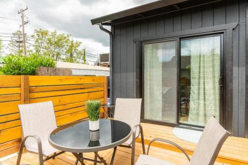 Μπαλκόνι ή βεράντα στο Wren Home