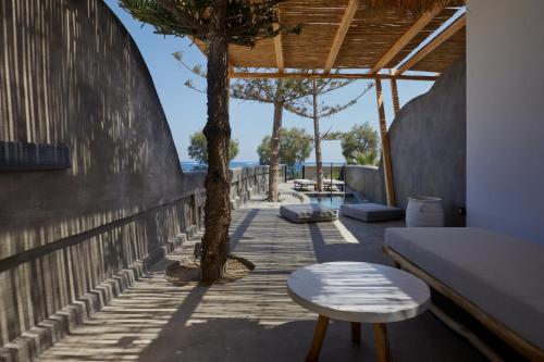 Balkón nebo terasa v ubytování Oscar Beachfront Suites - Adults Only