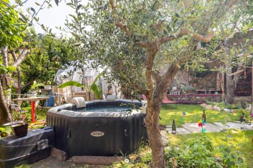 Сад в Sky Room - Carrara Bubble Room Tuscany Nel ex Convento delle Suore