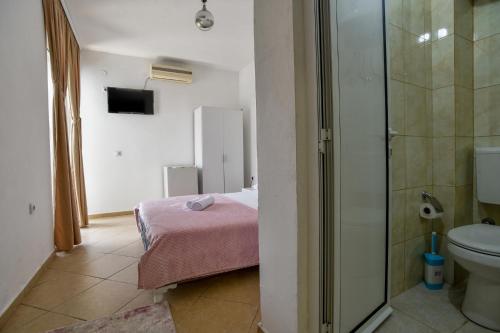 Katil atau katil-katil dalam bilik di Studio Flat w Garden and Balcony in Ulcinj