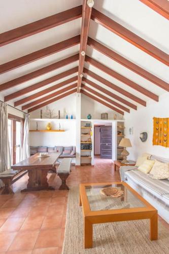 Villa Rustica -Heated Pool & Garden near the Beach
