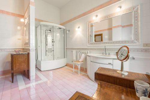 Ένα μπάνιο στο Villa Licia, Val D'orcia, Private Pool, Jacuzzi, Wifi
