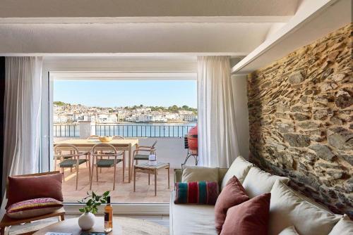 Beachfront Penthouse with Sea Views in CADAQUES
