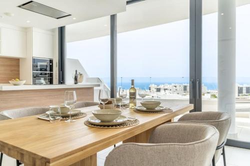 HigueronRentals Majestic Alboran