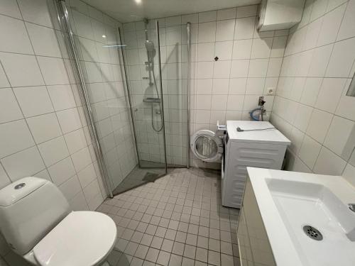 Koupelna v ubytování 1:a med gångavstånd till Strömstads Centrum
