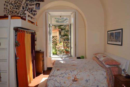 Terrace Flat in central Naples
