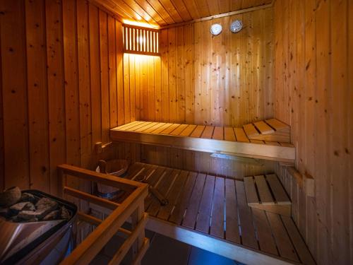 ภาพในคลังภาพของ Homely Stay in a romantic lodging with sauna&gym ในมึนซิง