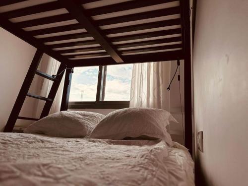 Postel nebo postele na pokoji v ubytování Penthouse Spanje met Zeezicht Atico