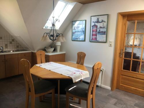 Gambar di galeri bagi Wohlfühlen in gepflegter 70 qm Oberwohnung di Marienhafe