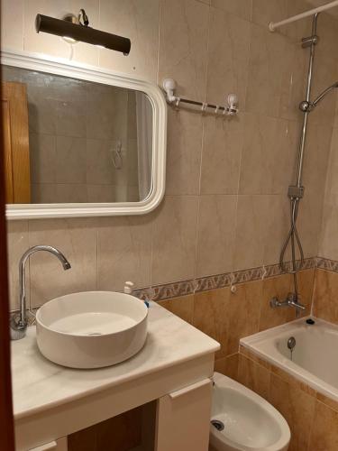Almuden's green apartment, HIGH-SPEED FREE WIFI, 250m to Beach, The center of Torrevieja