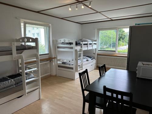 Postel nebo postele na pokoji v ubytování Hostel Airport