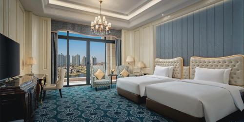 Postel nebo postele na pokoji v ubytování Crowne Plaza Dongying by IHG