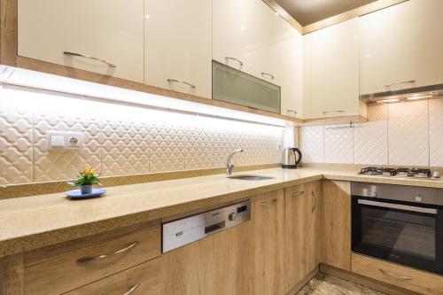 Cuisine ou kitchenette dans l'établissement Modern and Central Flat in Nisantasi