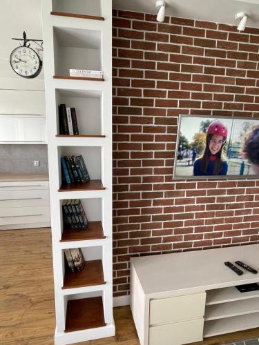 Perpustakaan di apartmen