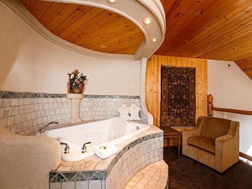 Χώρος καθιστικού στο The Rundlestone Lodge