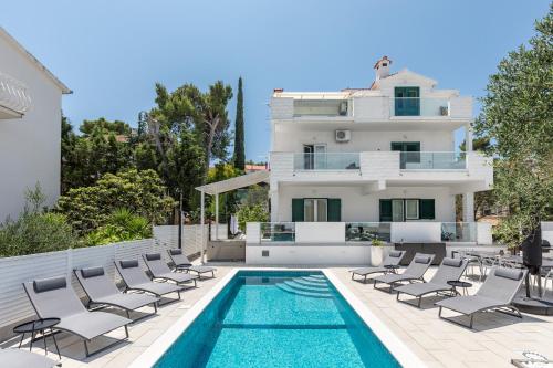 Apartments Marina