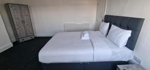 APARTMENT IN CENTRAL BARNSLEYにあるベッド