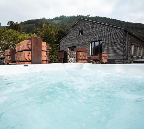 La alberca dentro o cerca de Altholz-Apartment