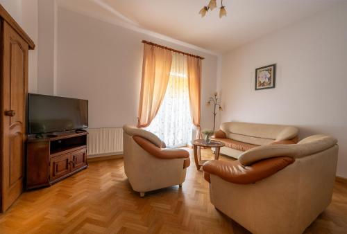 Gościniec Jędruśにあるテレビまたはエンターテインメントセンター