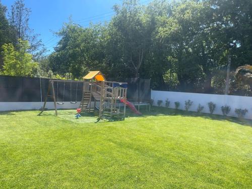 Photo de la galerie de l'établissement Villa moderne avec piscine à 10 min d'Aix-en-Provence, à Cabriès