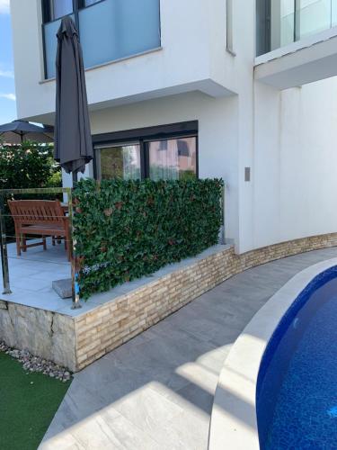 Villa Legacy with privat heating pool