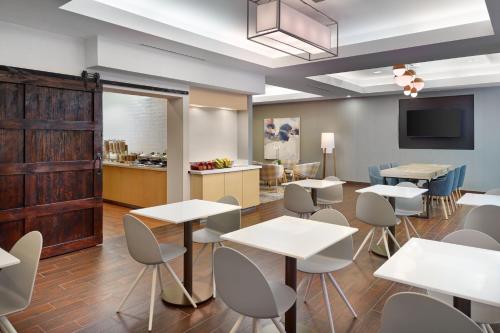 Ruang duduk di TownePlace Suites by Marriott Newnan
