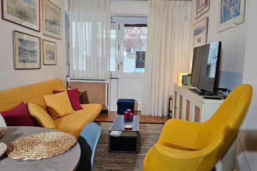 Artistico Two-Bedroom Apartment in Kolonaki